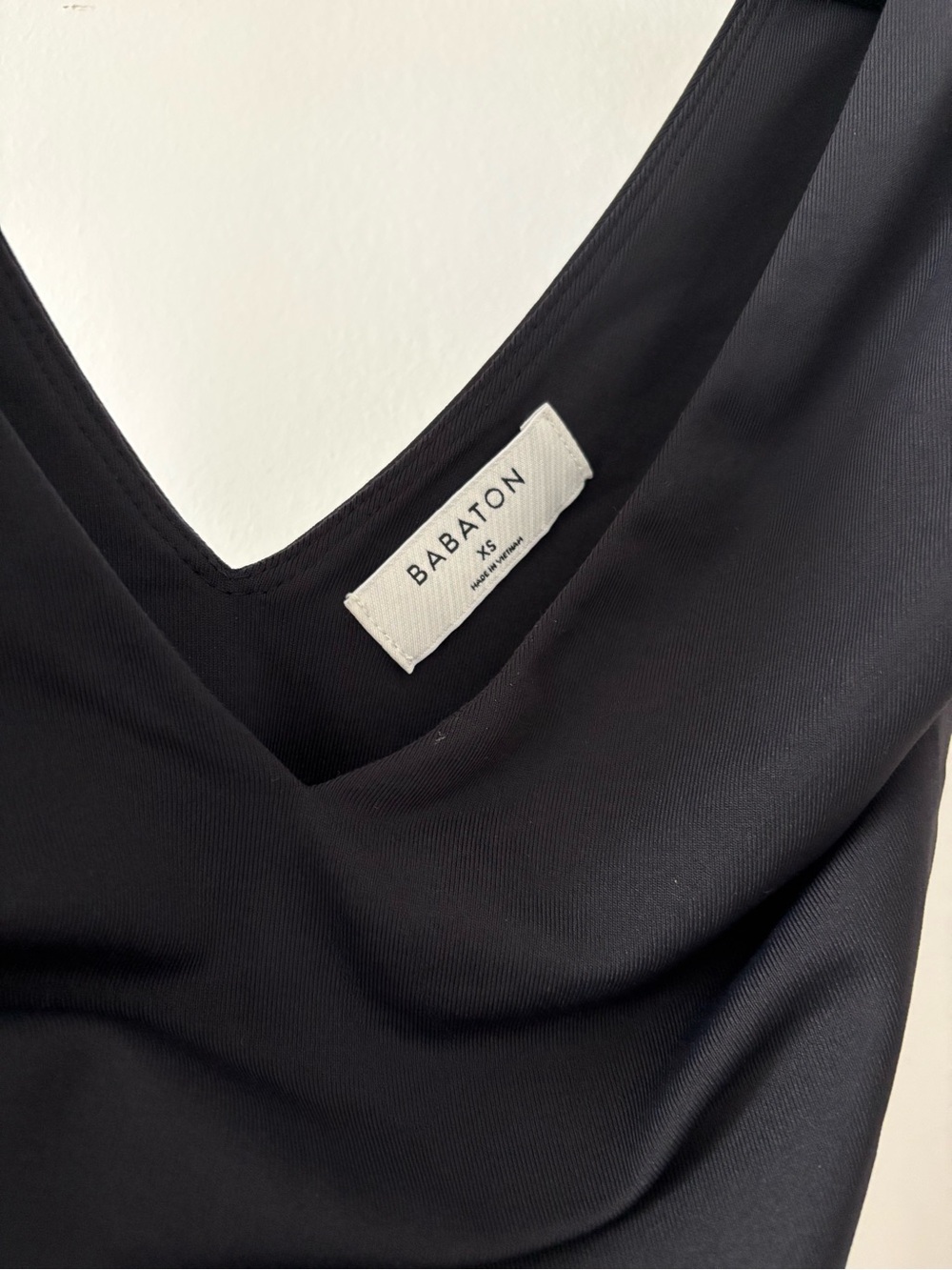 Aritzia Babaton Black Contour V-Neck Bodysuit - Size XS - Picture 3 of 5